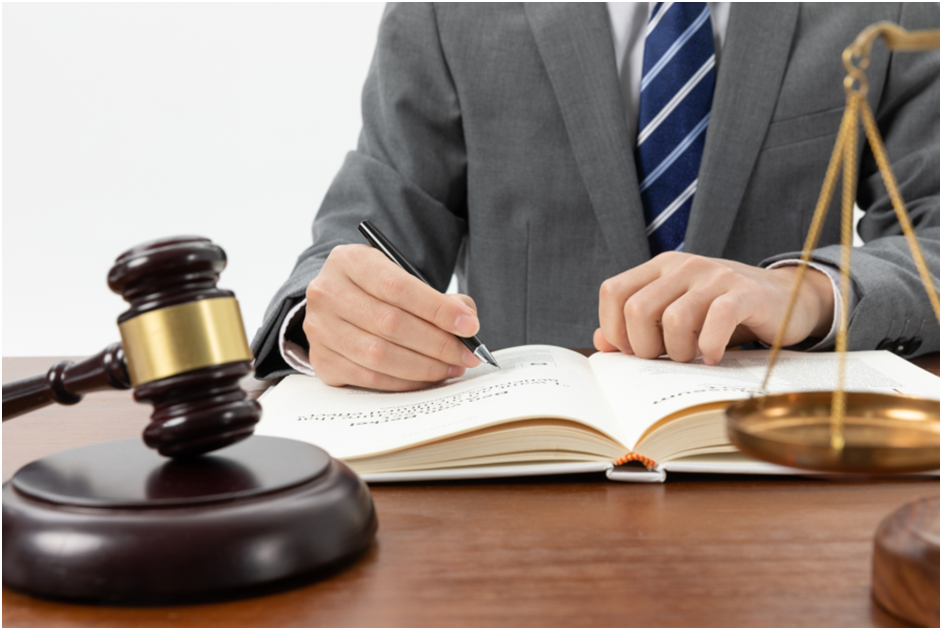 Civil Litigation Lawyer 
